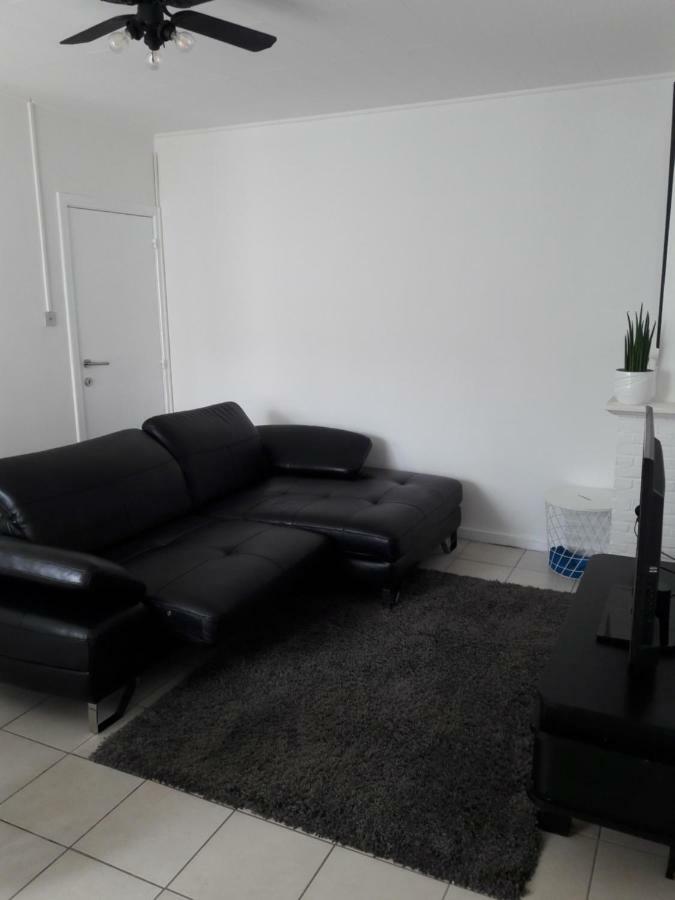 2 Slaapkamer Appartement Op De Zeedijk Van Oostende. Exterior photo